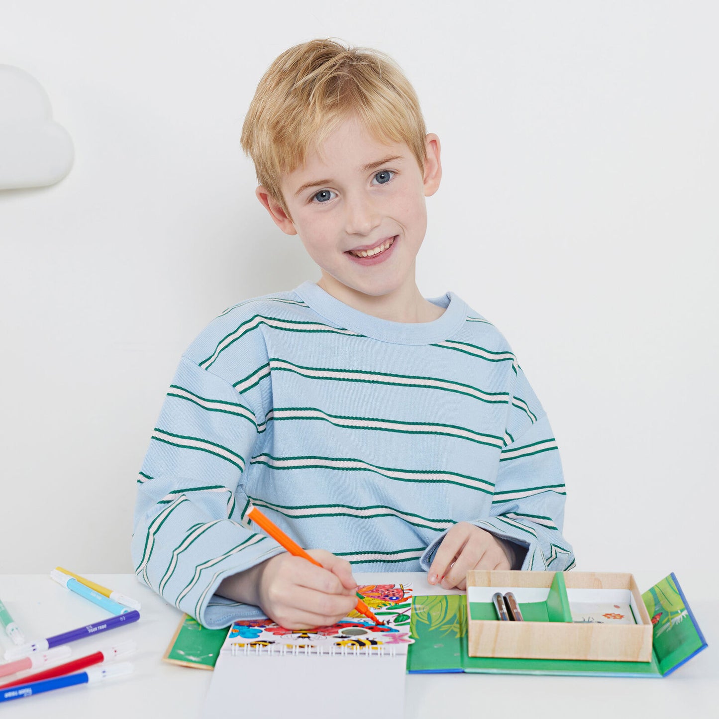 Tiger Tribe- Backyard Bugs Colouring Set