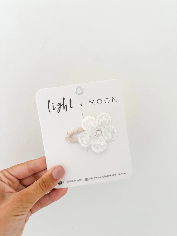 Light and Moon- Gracie Clip- Pearl