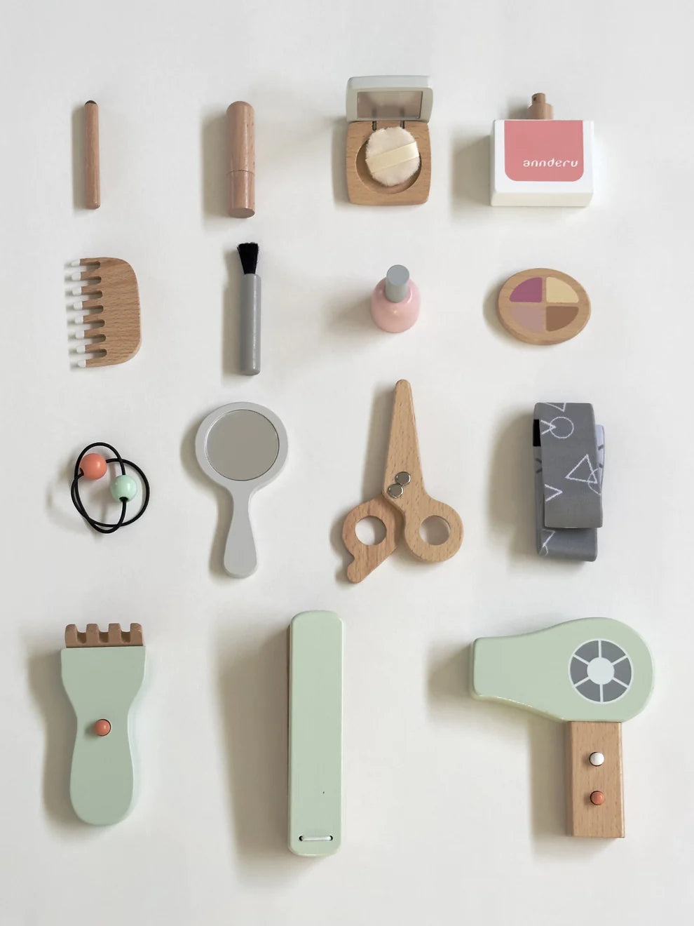 Nunu Kids- Wooden Beauty Set with Cosmetic Bag