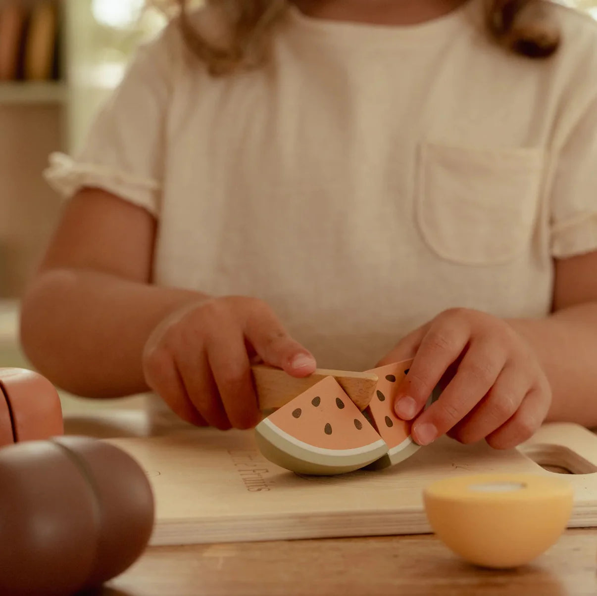 Little Dutch - Cutting Fruit