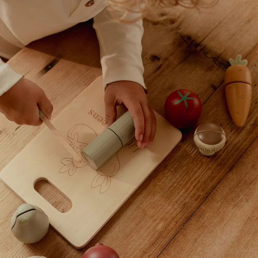 Little Dutch - Cutting Vegetables