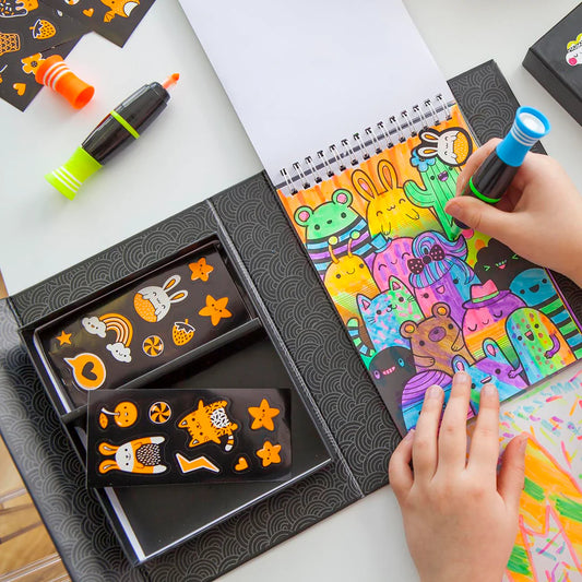 Tiger Tribe- Glow Friends Colouring Set