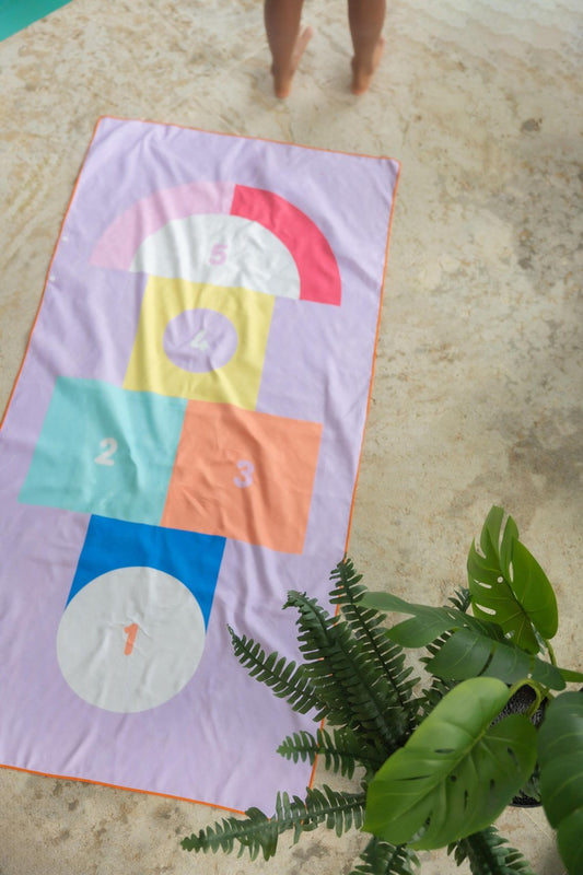 Quut- Playtowels- Hopscotch
