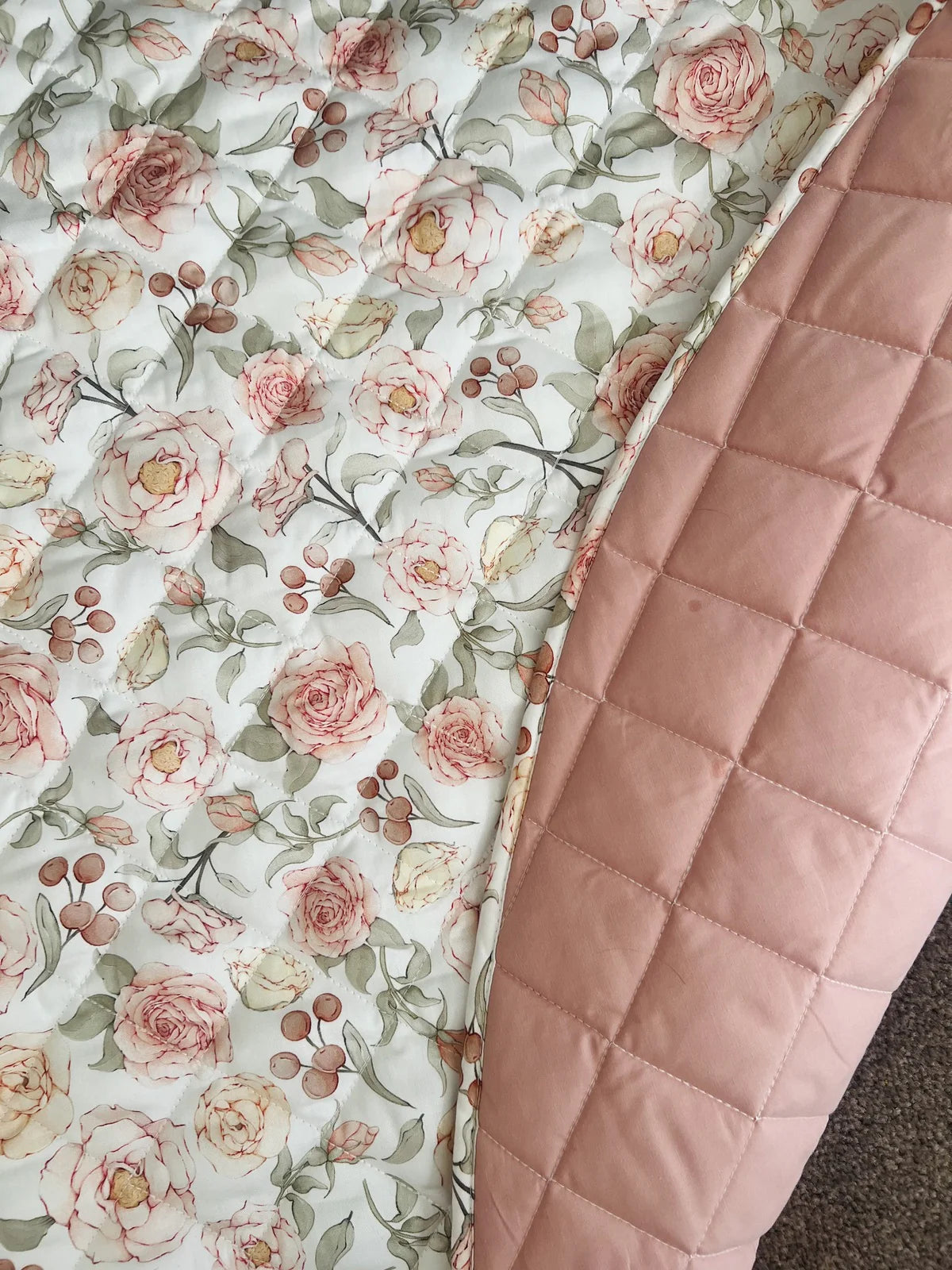 Cuddle Bug & Co - Padded Water-resistant Playmat Lola 