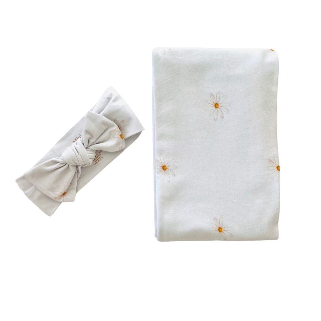 Cuddle Bug & Co - Daisy Jersey Wrap Set