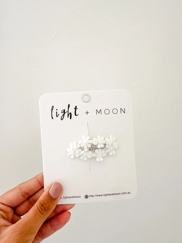 Light and Moon- Rosie Clip- white
