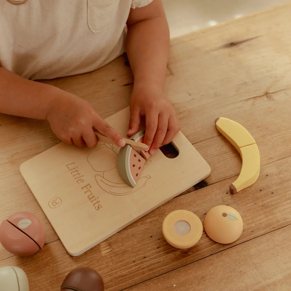 Little Dutch - Cutting Fruit