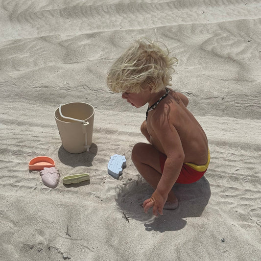 SunnyLife - Silicone Bucket & Spade Set Apple Sorbet Multi