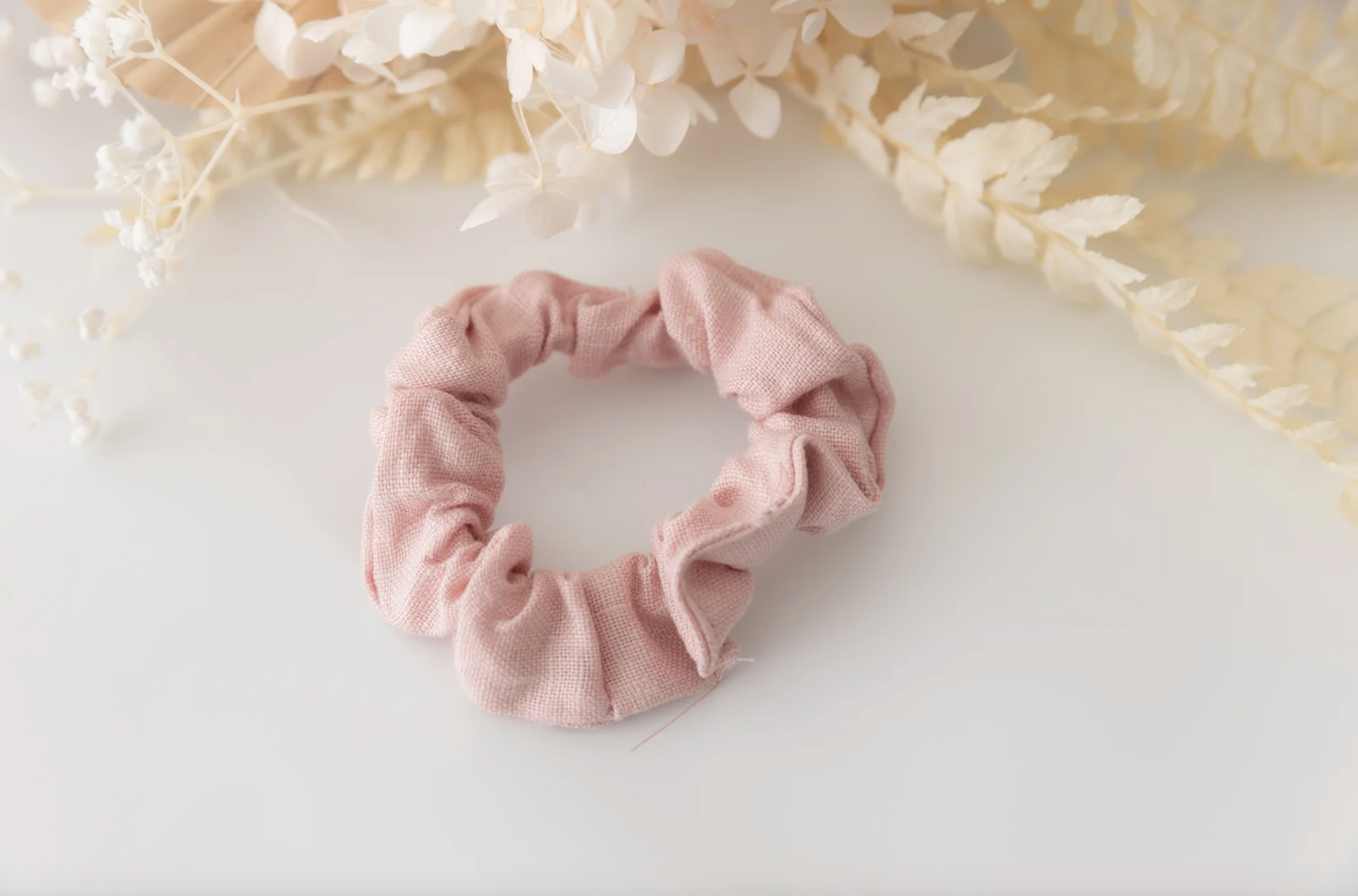 Light and Moon-Pink Linen Cotton Scrunchie