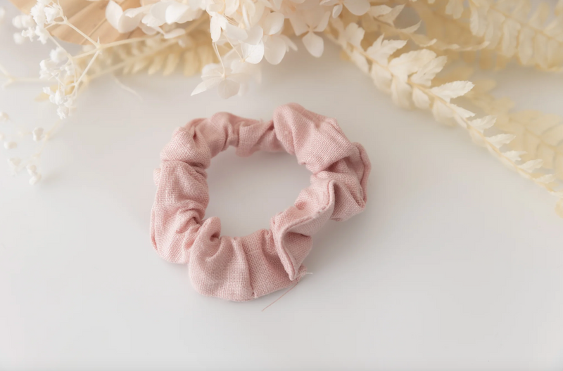 Light and Moon-Pink Linen Cotton Scrunchie