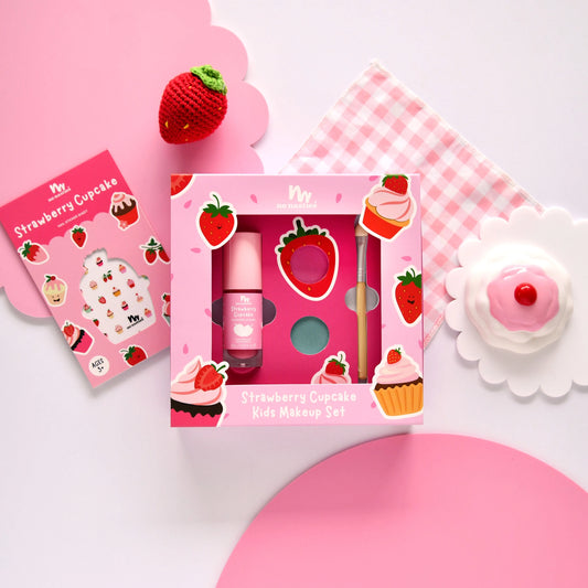 No Nasties- Strawberry Cake Make Up Gift Set