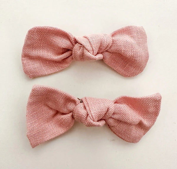 Light and Moon-Dusty Pink Linen Bow Clip Set