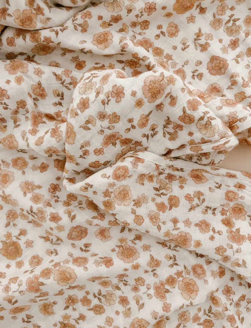 Quinn & Coco- White Floral Swaddle