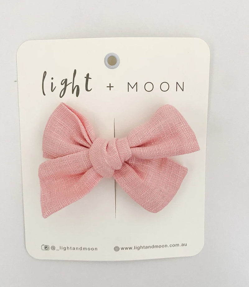 Light and Moon- Pink Linen Clip