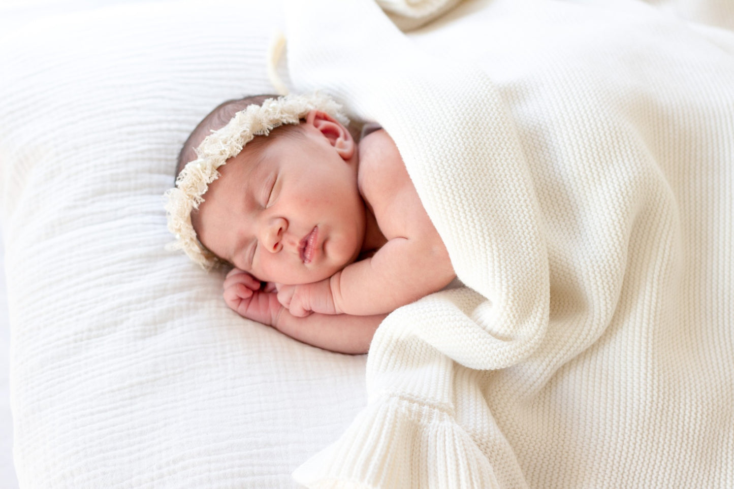 Bundl - Frill Blanket Vintage Milk