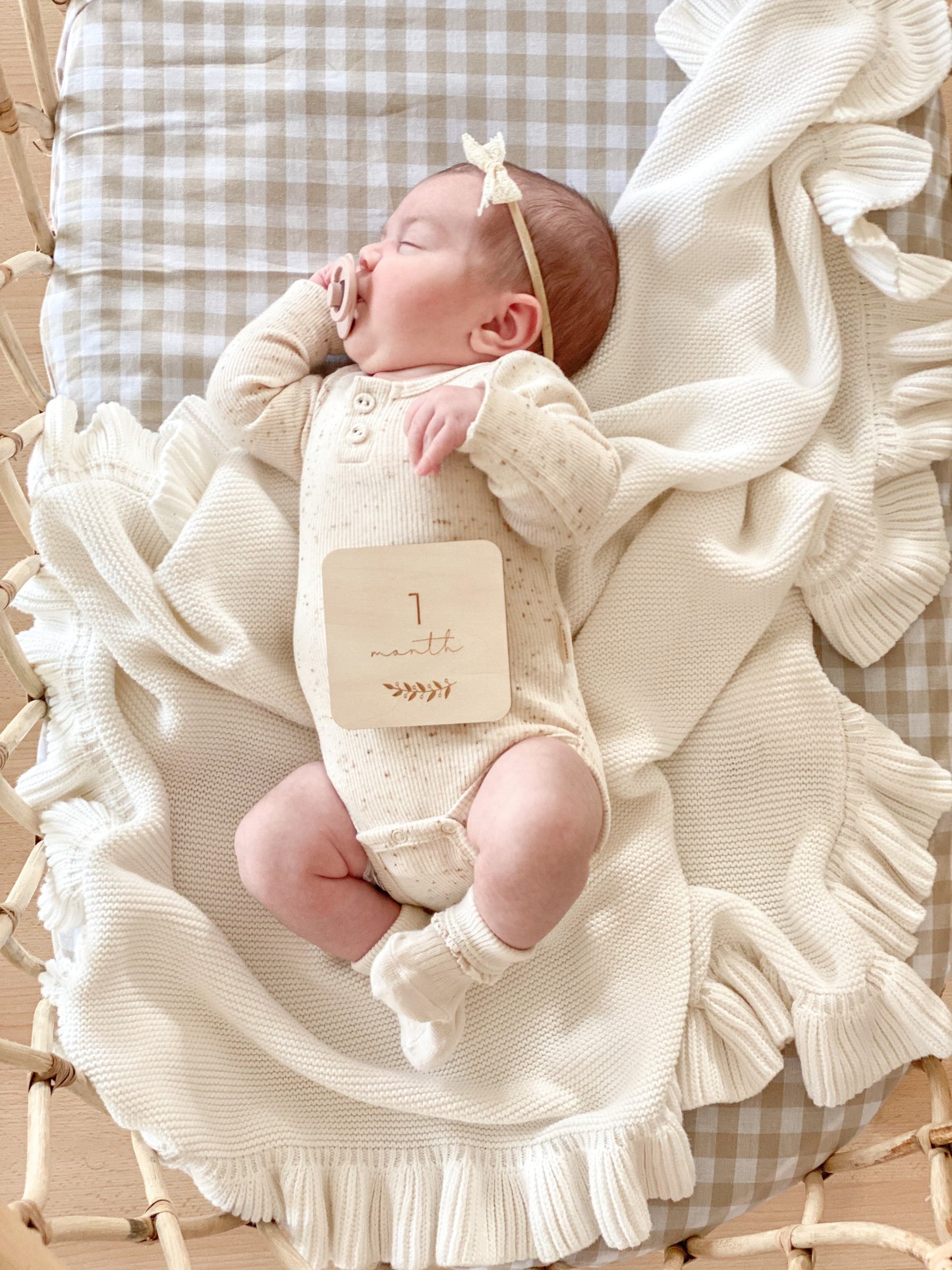 Bundl - Frill Blanket Vintage Milk