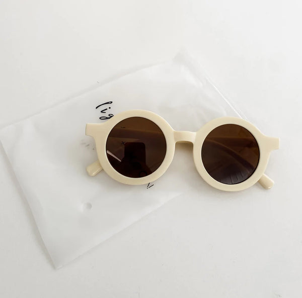 Light and Moon- Retro Sunglasses-Milk